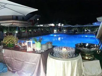Beverly Village Aparthotel *