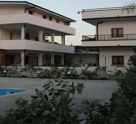 Aparthotel Beverly Village