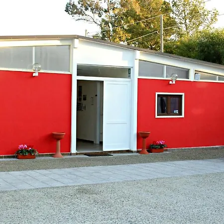 Beverly Village Aparthotel