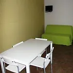 Beverly Village Aparthotel