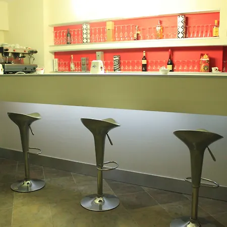 Beverly Village Aparthotel