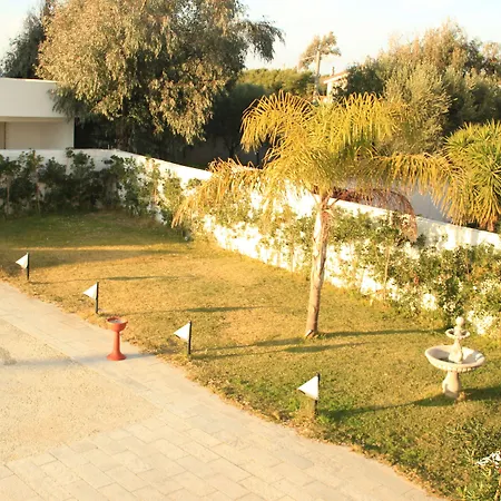 Aparthotel Beverly Village *