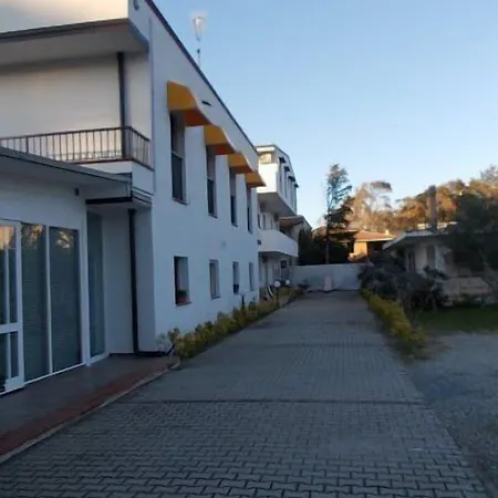 Beverly Village Taureana
