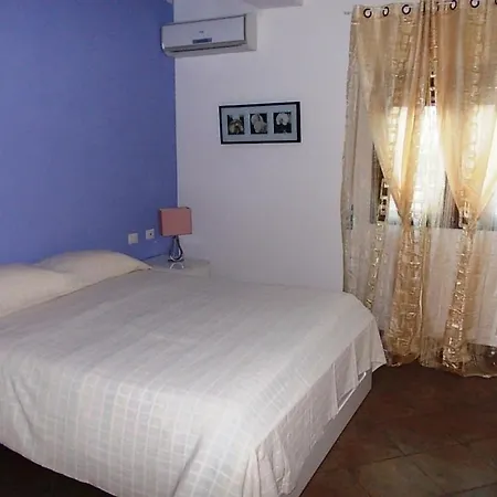 Beverly Village Aparthotel Taureana