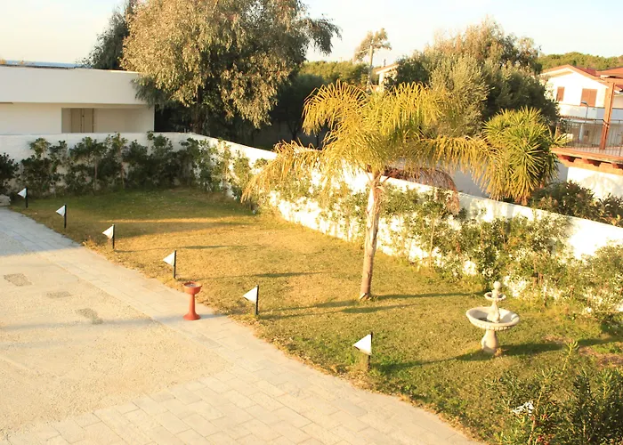 Aparthotel Beverly Village *