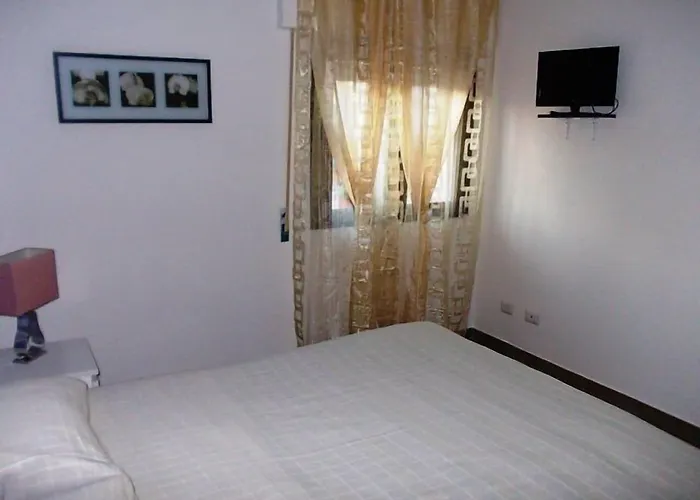 Beverly Village Taureana