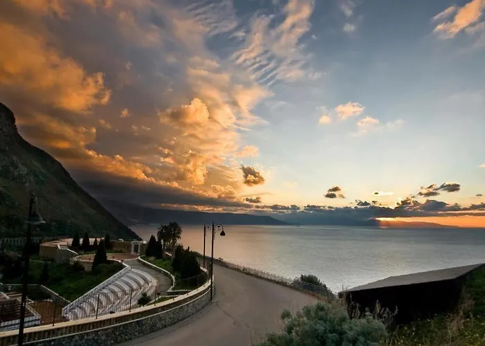 Apart-hotel Beverly Village *