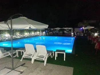 Beverly Village Taureana